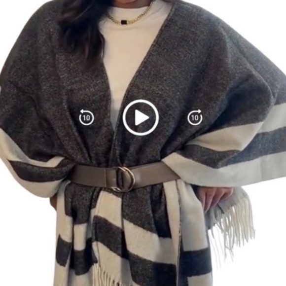 Walter Baker - Veruschka Reversible Poncho - Picture 3 of 6